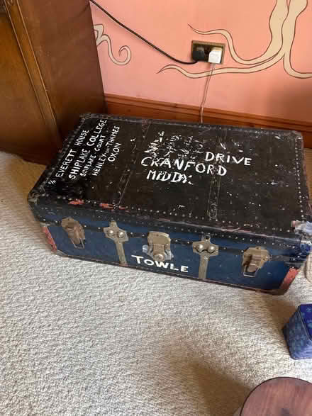 Photo of free Vintage trunk (Badsey) #1
