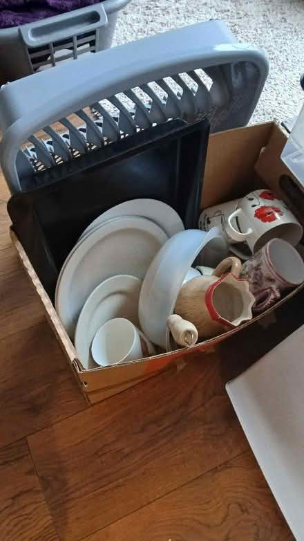 Photo of free Few kitchen items (Poulton CH44) #1