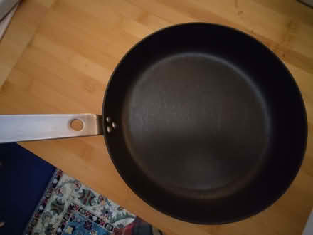 Photo of free 24cm non-stick pan, near-new (Kew) (North Sheen TW9) #1