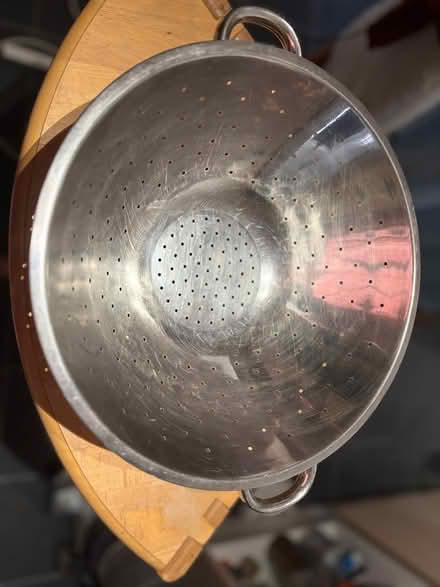 Photo of free Large Stainless Steel Colander - 35cm diameter/15 cm height (Lemsford AL8) #2