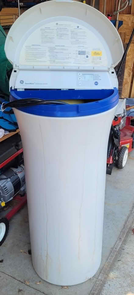 Photo of free GE Smartwater Water Softener (Routes 176 & 12 Intersection) #1