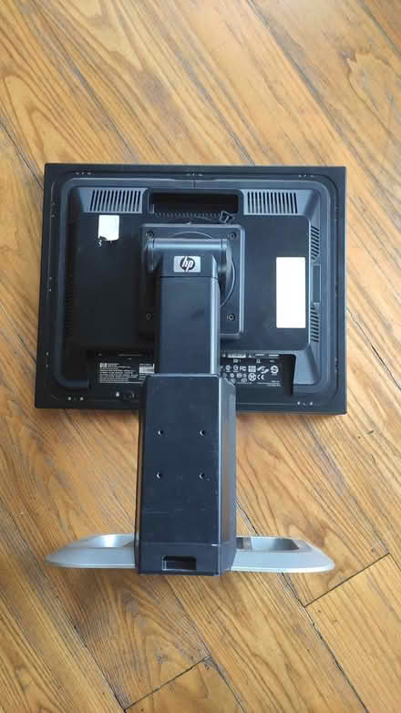 Photo of free HP Monitor (Old Street, Clerkenwell, EC1V) #2