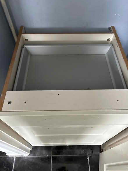 Photo of free 600 white drawer unit (Plumstead SE18) #2