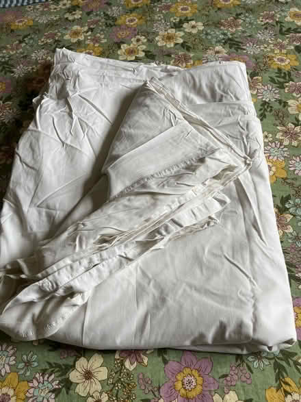Photo of free Plain white king size duvet cover (Sidcup DA14) #1