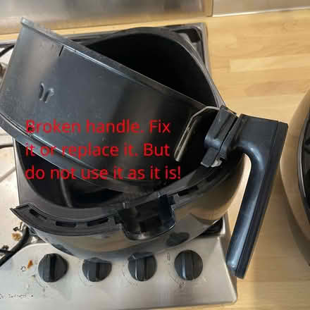 Photo of free Philips Air Fryer HD9220 with broken handle (Newbury RG14) #3
