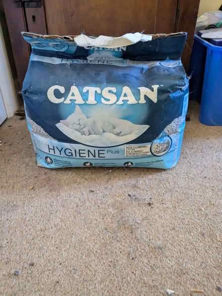 Photo of free Unopened bag of cat litter (Bathampton) #1