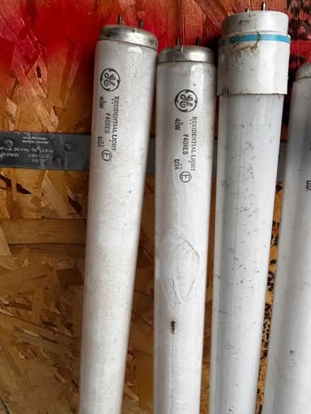 Photo of free Garage tube light bulbs (Downtown Sunnyvale) #2