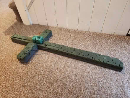 Photo of free 35" oasis for flower in cross shape (CT19) #1