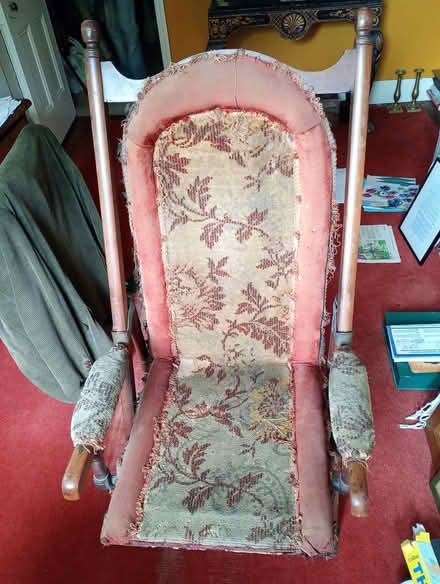 Photo of free Antique chair (Wandsworth Common SW12) #1