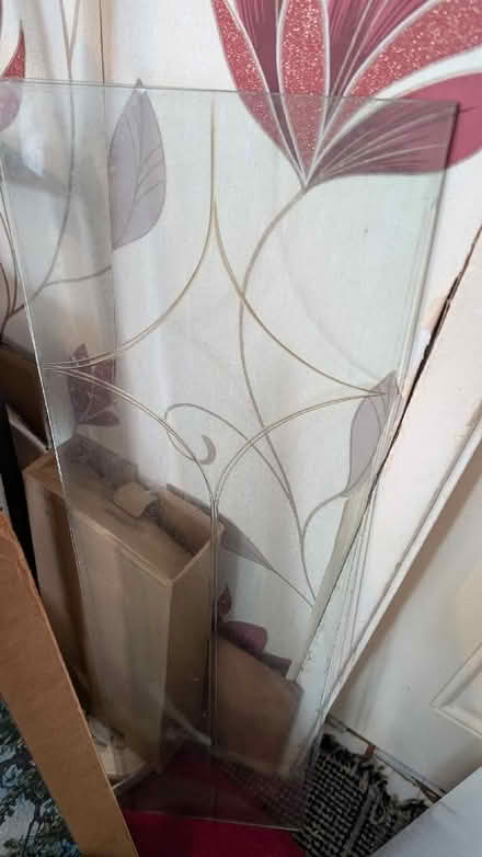 Photo of free Some different size pieces of glass. (Braithwaite BD22) #1