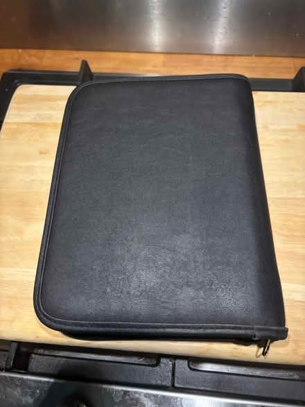 Photo of free Filofax style A5 zipped folder - faux leather (Lemsford AL8) #3