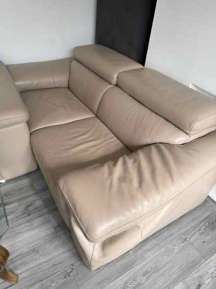 Photo of free leather sofa (harringay N4) #2