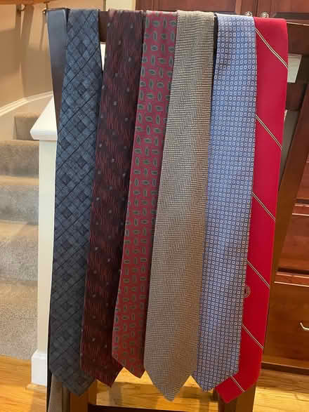 Photo of free Closet Rotating Tie Rack (Vienna) #2