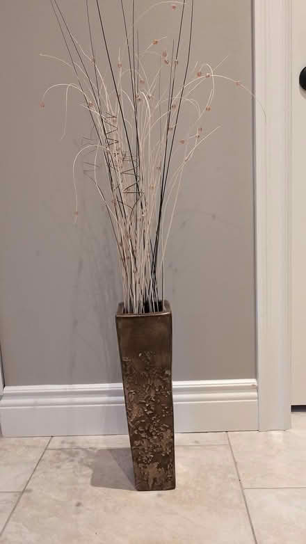 Photo of free Decorative Vase (Trafalgar/River Oaks, Oakville) #1