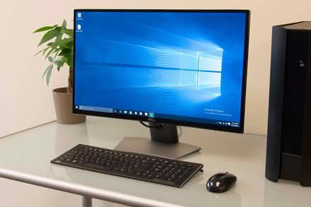 Photo of 2x computer screen monitor (Clive Vale TN35) #1