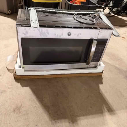 Photo of free GE over the range microwave (Leesburg , Potomac Station) #1