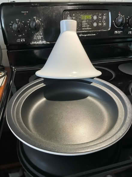 Photo of free Maxwell & Williams tagine (Dufferin & Eglinton) #2