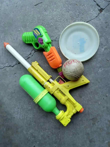 Photo of free kids' toys (Hawthorne Hills in NE Seattle) #1