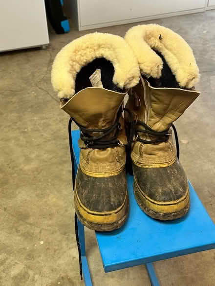 Photo of free winter boots (San Rafael) #1