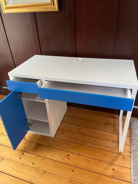 Photo of free Desk (BT9) #2