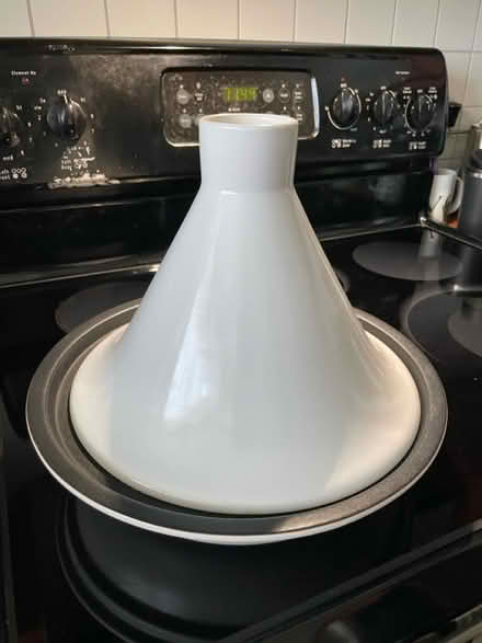 Photo of free Maxwell & Williams tagine (Dufferin & Eglinton) #1