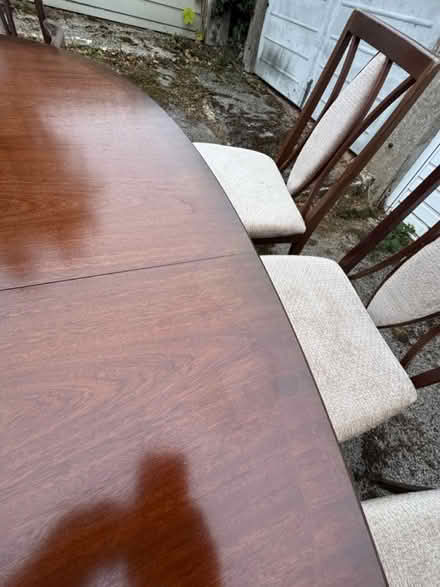 Photo of free Extendable dining table & 8 chairs (Maidenhead/Cox Green) #3