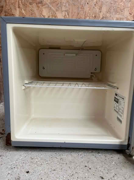 Photo of free Drinks fridge (Rh98) #2