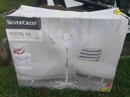 Photo of free Pedestal Fan (CT10) #1