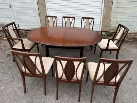 Photo of free Extendable dining table & 8 chairs (Maidenhead/Cox Green) #1