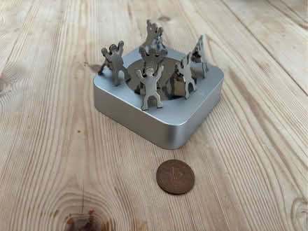 Photo of free Magnetic people notes holder (Headington OX3) #1