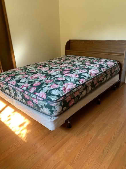 Photo of free Twin Beds, Queen Bed (NE Bellevue) #1