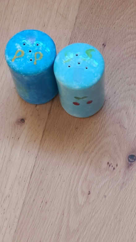Photo of free Ceramic salt and pepper (Curbridge OX29) #1