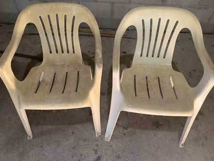 Photo of free plastic chairs (Milwaukie on Aldercrest Rd) #1