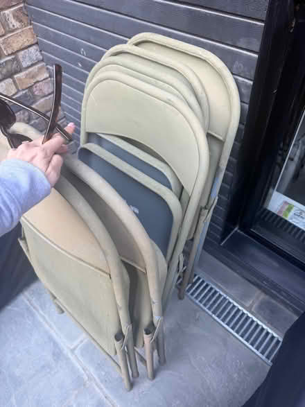 Photo of free Outdoor table & 6 chairs (islington N1) #2