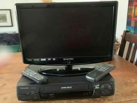 Photo of free 16in tv and DVD player (Biggleswade) #1