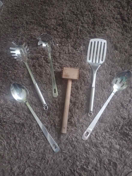 Photo of free kitchen utensils (Corby NN18) #1