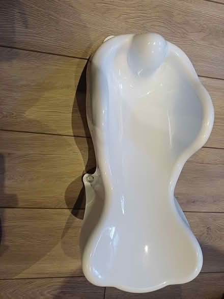 Photo of free Boots baby bath tub and support (Hackney N16) #1