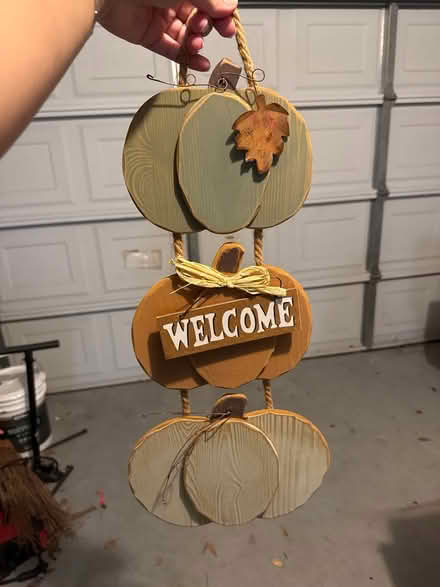 Photo of free Hanging Pumpkin Welcome Sign (Casselberry) #1