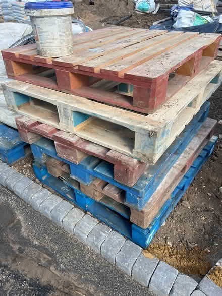 Photo of free Pallets (Radlett wd7) #1