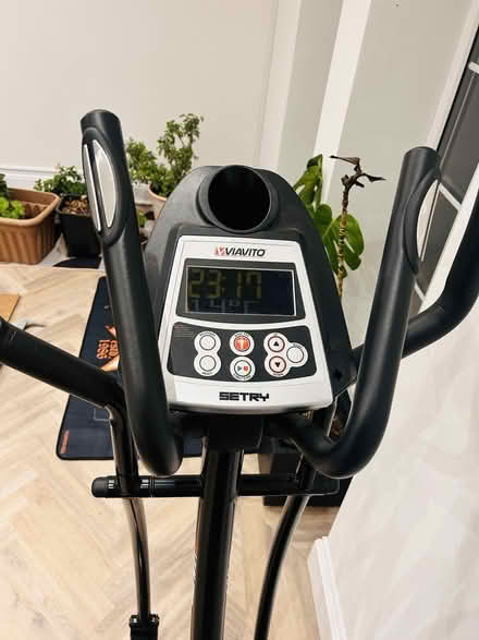 Photo of free Viavito 2-in-1 Elliptical Trainer (WD3 Maple Cross) #2