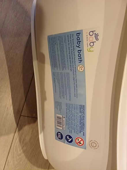 Photo of free Boots baby bath tub and support (Hackney N16) #2