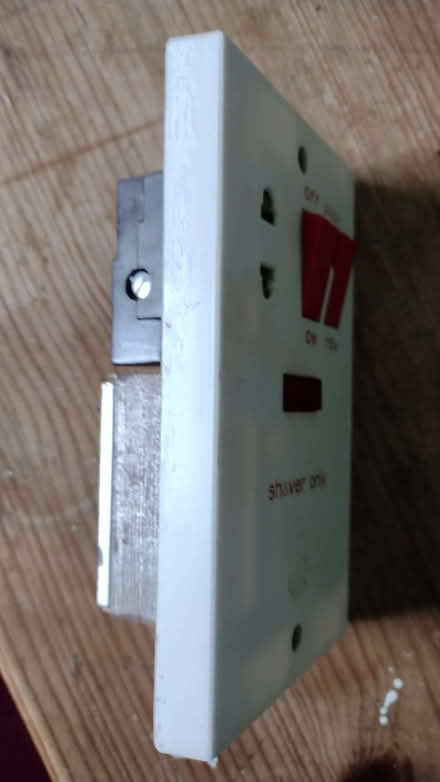 Photo of free mk electric shaver point (West Marina TN38) #2