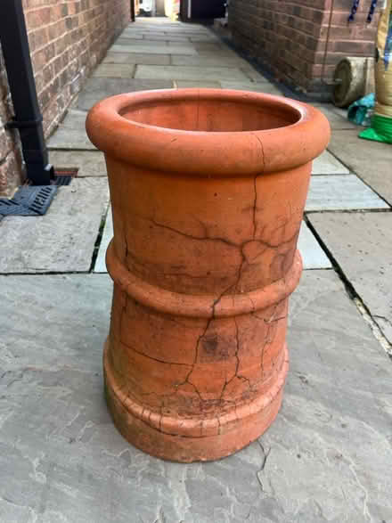 Photo of free Old Chimney Pot (Lovedean PO8 9TU) #1