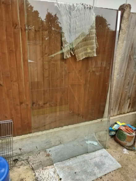 Photo of free Walk in shower screen (BR3 Elmers End) #2