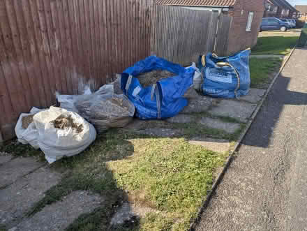 Photo of free earth (Bilton Road CV22) #1