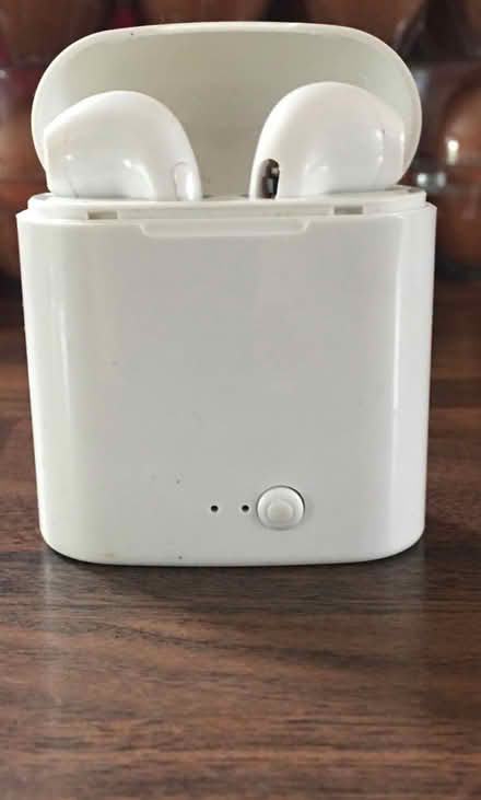 Photo of free Wireless Earphone for iPhone use (Liverpool L6) #2