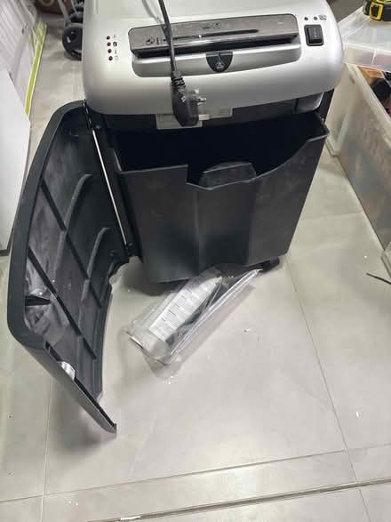 Photo of free Paper shredder (Chislehurst BR7) #3