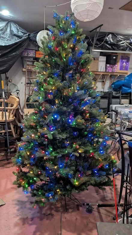 Photo of free 7.5 ft Pre-lit Christmas tree (Taylorsville) #2