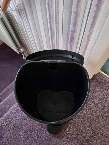 Photo of free Curver Peddle Bin (20L) (1 of 2) (Harefield SO19) #2