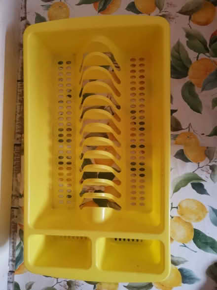Photo of free dish stand (Newfield Green S14) #1